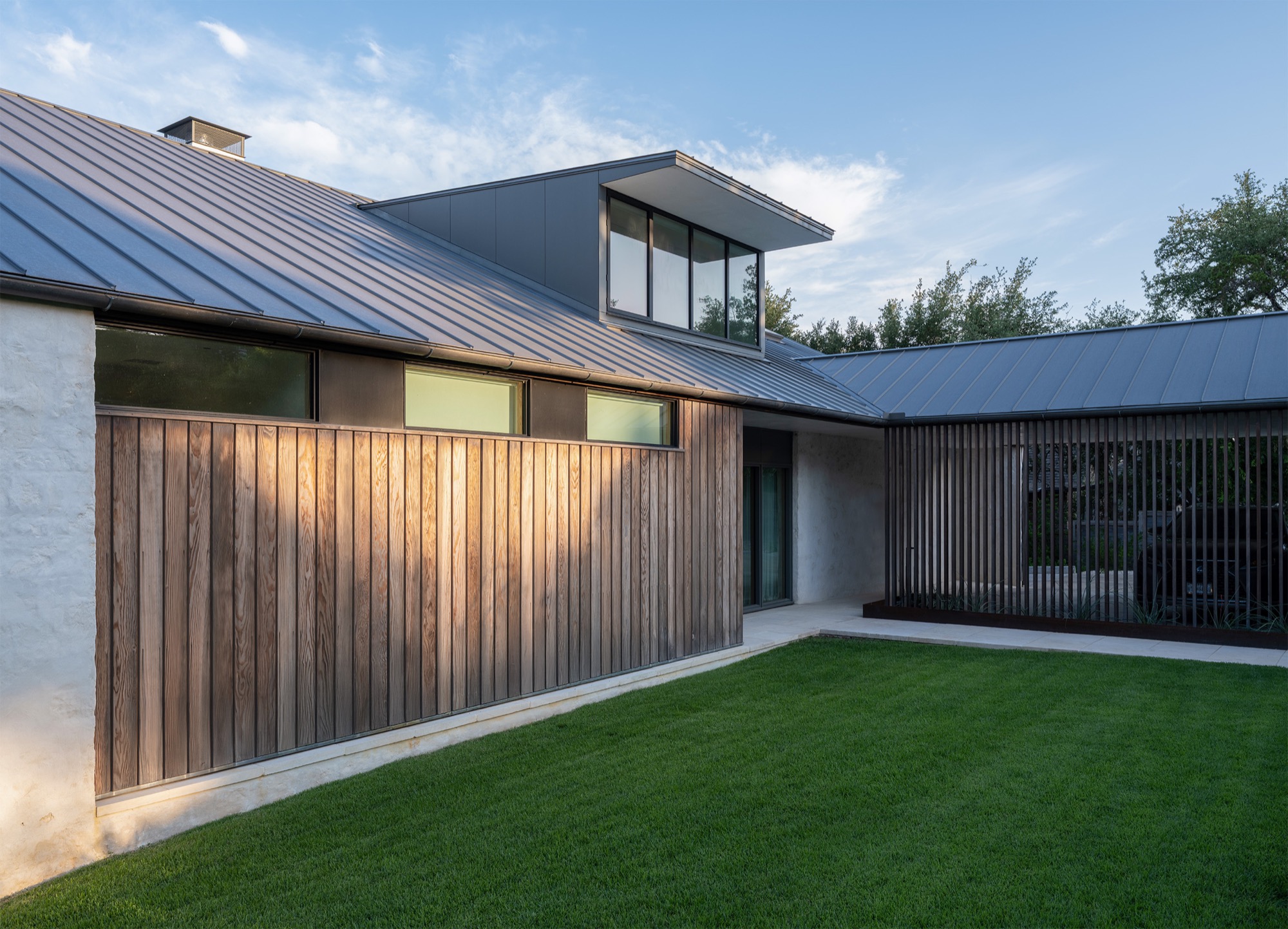 Hillside House slat screen detail in West Lake Hills, Texas